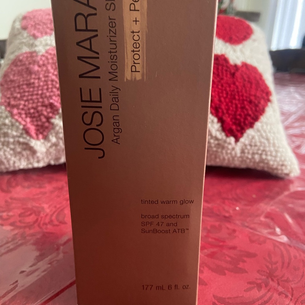 JOSIE MARAN Argan Daily Moisturizer SPF 47 - Warm Glow